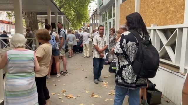 Los residentes evacuados de Mykolaiv dejan su vida atrás