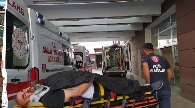 Kastamonu gündem haberleri: OTOMOBİL İLE HAFİF TİCARİ ARAÇ ÇARPIŞTI 3 YARALI