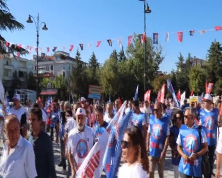 Eğitim İş Genel Başkanı Kadem Özbay: "Gerçekten Sizler Adına Buradan Biz Utanıyoruz Sayın Cumhurbaşkanı… Ama Öğretmenler Unutmayacak Bunu Böyle Bilin"