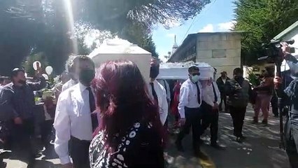 Entierro a los dos menores en La Paz
