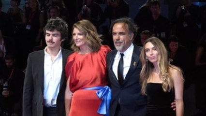 Iñárritu y su "familia" en "Bardo", primer desfile hispano en la 79ª Mostra