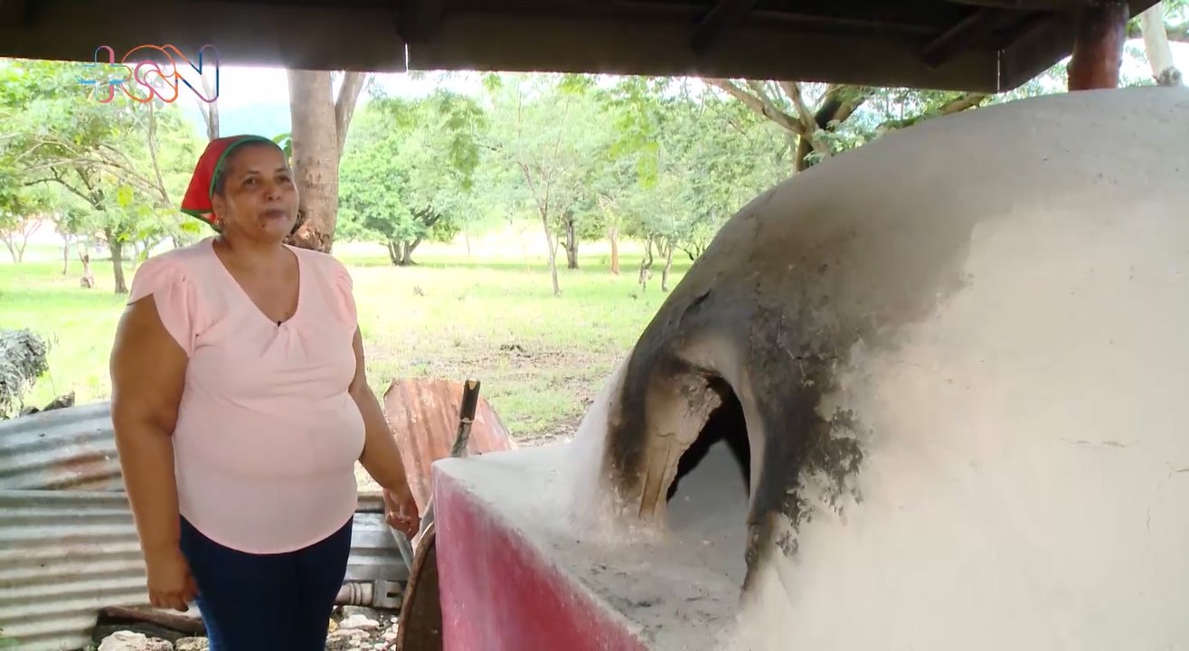 mqn-Hornos de barro se convirtieron en la clave del éxito para mujeres guanacastecas-010922