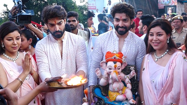 Gurmeet Choudhary Debina Bonnerjee Ganpati Visarjan Inside Video Viral । Boldsky*Entertainment