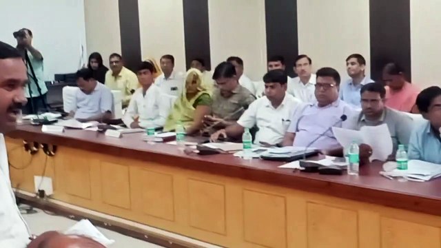 अब खुद की पार्टी के पूर्व जिला प्रमुख की खिलाफत...जिला प्रमुख जगत सिंह बोले...पूर्व जिला प्रमुख गेहूं घोटाले के आरोपी