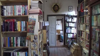 Binbir emekle açtığı sahaf dükkanı onu üniversiteli yaptı