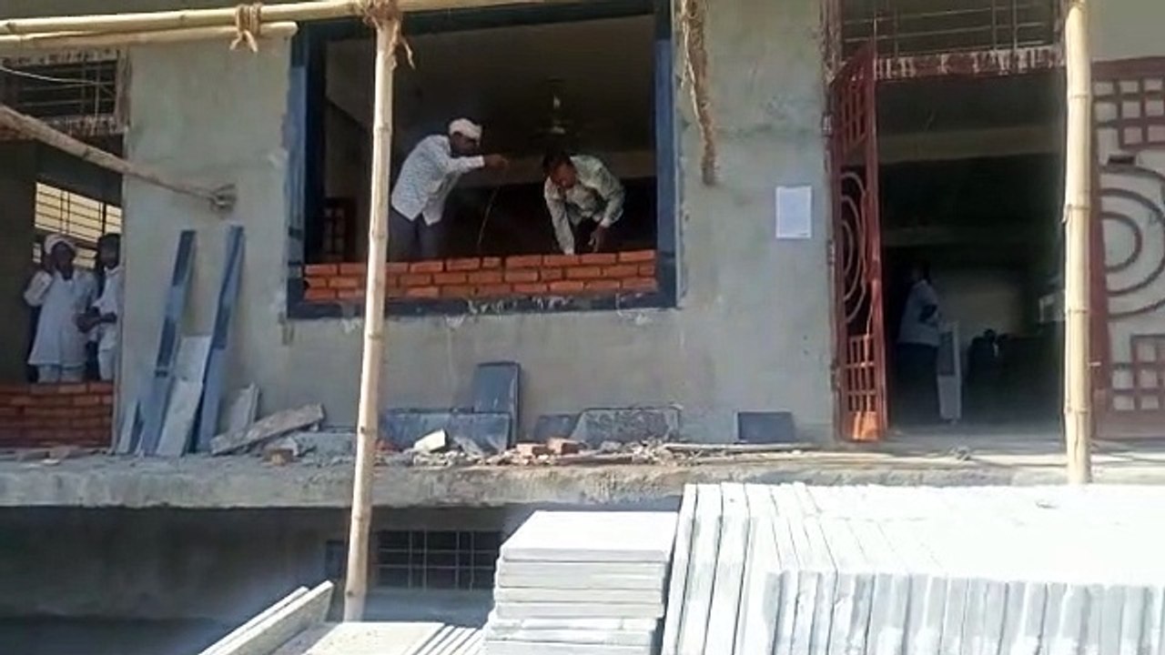 प्रवर्तन शाखा की कार्रवाई: तीन मंजिला व्यावसायिक इमारत सील