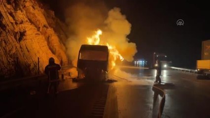 Kömür yüklü tır seyir halindeyken alev aldı