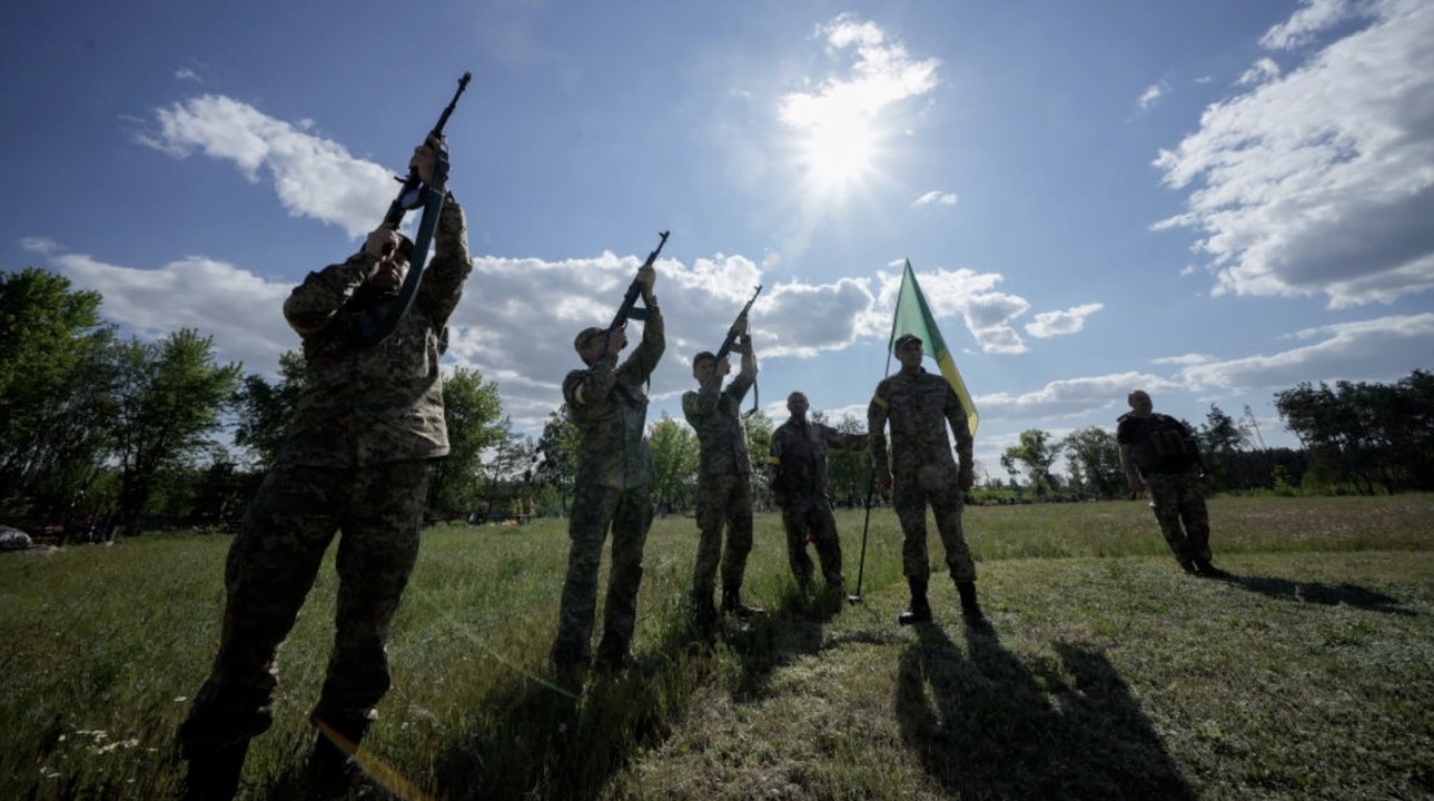 Nur noch 20 prozent personal übrig: moskau löst brigaden auf