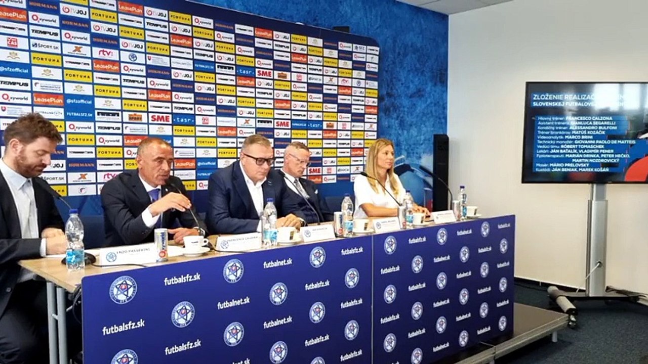 ZÁZNAM: Futbal: Calzona hovorí o disciplíne: 