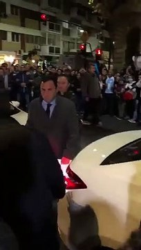 Un homme tente de tirer sur la vice-présidente argentine Cristina Kirchner mais son arme s'enraye