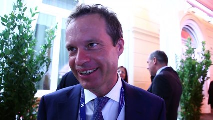 Jet privati, il parere del consigliere di Renzi, Marco Carrai: "È impossibile abolire la ricchezza"