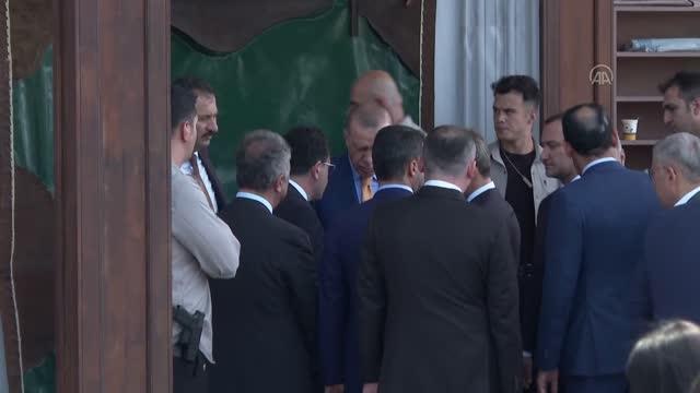 Cumhurbaşkanı Erdoğan: (Kılıçdaroğlu) Hukuk devletinin içerisinde siz ne zamandan beri yargı oldunuz da yargının yetki ve haklarını kullanıyorsunuz