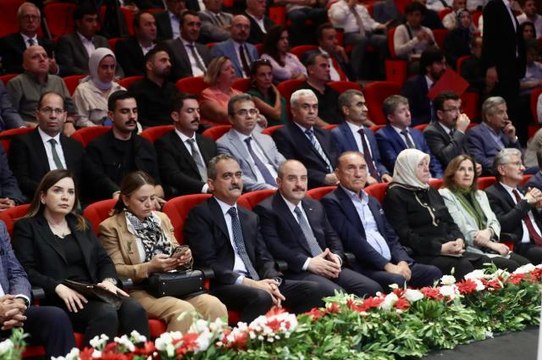 Sanayi ve Teknoloji Bakanı Varank: 100 organize sanayi bölgesinde anaokullarının açılmasını hedefliyoruz (2)