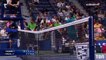 Rafael Nadal se blesse avec sa propre raquette en plein match !