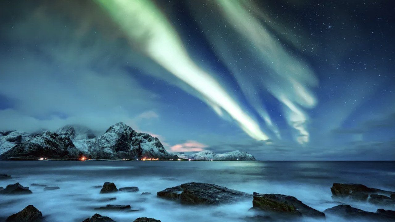 This Train Trip Takes You Through the Arctic Ci...