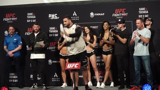 UFC - Gane largement vainqueur à l'applaudimètre lors de la pesée
