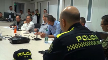 Petro llegó hasta el lugar de la emboscada que dejó 8 policías muertos