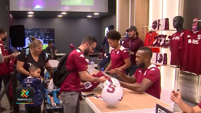 td7-Saprissa se llenó del apoyo de su afición previo a visitar el Lito Pérez -020922