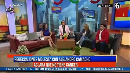 Rebecca Jones molesta con Alejandro Camacho