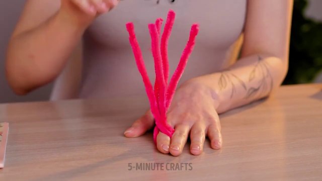 EASY DIY JEWELRY Polymer Clay, Hot Glue, Epoxy Resin Crafts