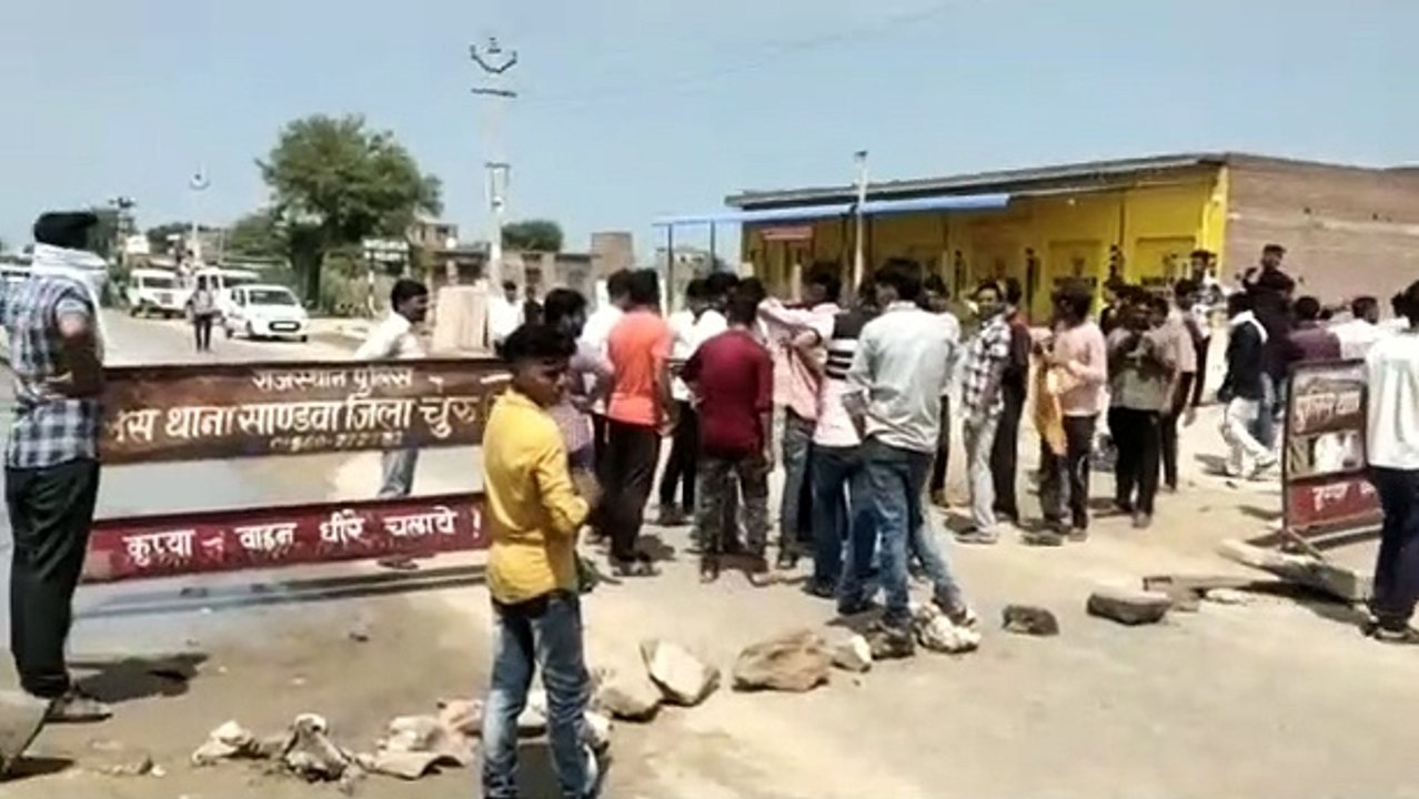 सड़क हादसे में दो दुकानदारों की मौत, आक्रोशित ग्...