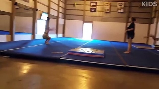 COMPILATION CHUTES ET FAILS DES ENFANTS 2019