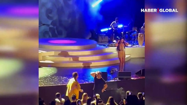 Melike Şahin'in konserinde Cem Yılmaz ve Uraz Kaygılaroğlu sahne önünde böyle döktürdü