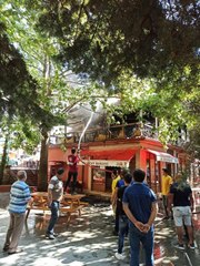 ÇAY BAHÇESİNDEKİ YANGINDA KUNDAKLAMA ŞÜPHESİ