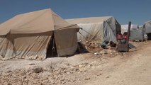 بسبب نقص المياه.. معاناة للنازحين في مخيمات الشمال السوري