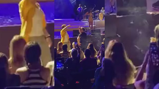 Cem Yılmaz ve Uraz Kaygılaroğlu karşılıklı göbek attı