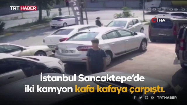 Kırmızı ışıkta durmadı, başka bir kamyonla kafa kafaya çarpıştı