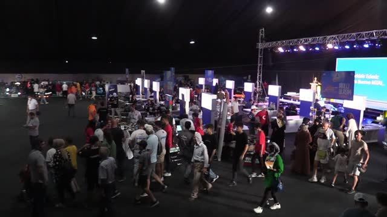 Gazi Üniversitesi öğrencileri Türkiye�nin en hızlı hyperloop aracını