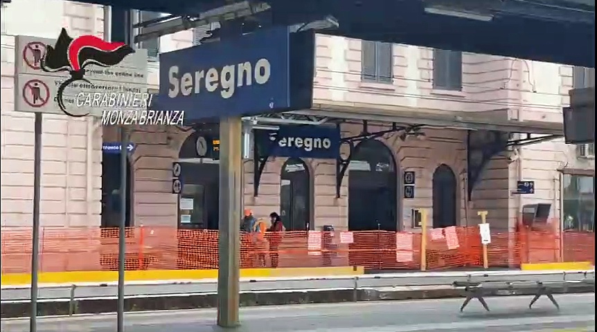 Video Brianza, rapine e aggressioni ai pendolari sui treni: ecco come agiva la baby gang