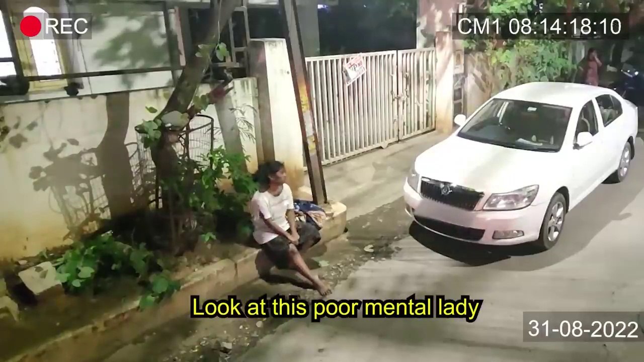Salute to This Delivery Boy | Helping Homeless Girl on Road