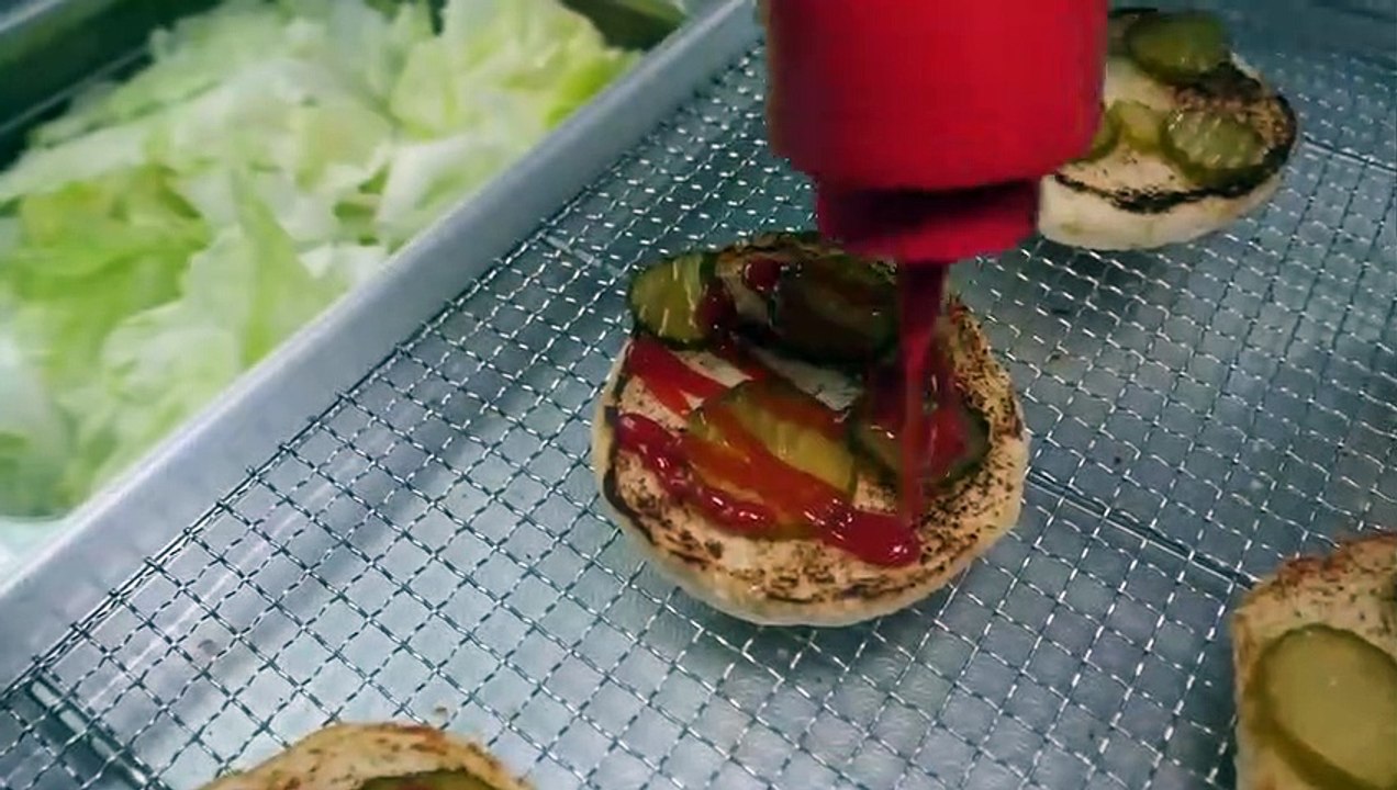 골목 작은매장에서 오픈 한달만에 하루 200개까지 팔리는! 미국식 더블 치즈버거   American Onion Cheese Burger   Korean street food