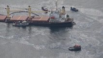 En Gibraltar todos observan con atención al buque encallado