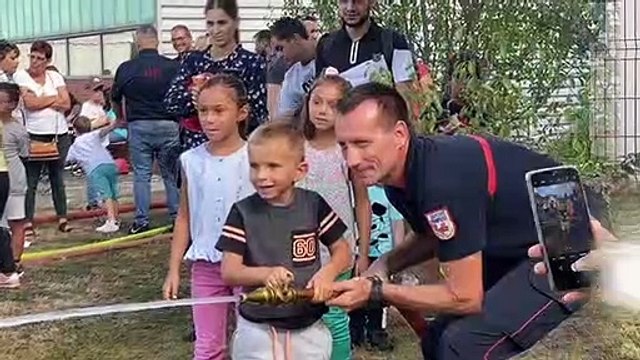 De Jeunes futurs pompiers au Creusot