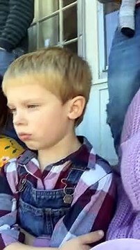 Girl tries to bribe cousin with ice cream if he calls her the best cousin