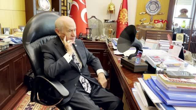 Bahçeli, ismini koyduğu radyo kanalı 'Efebey'in ilk yayınını dinledi