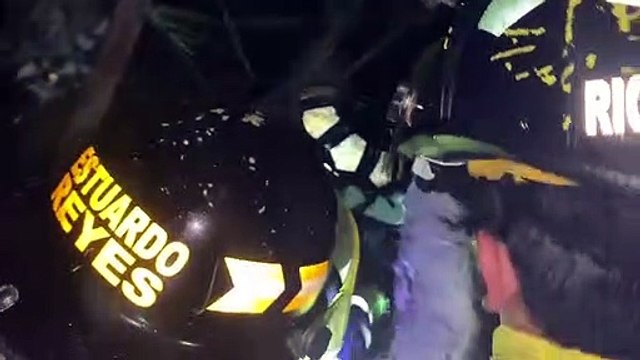 Imágenes fuertes: Impresionantes videos del rescate de los menores soterrados