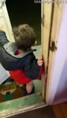 Son fils a des doutes sur la fuite - Buzz Buddy