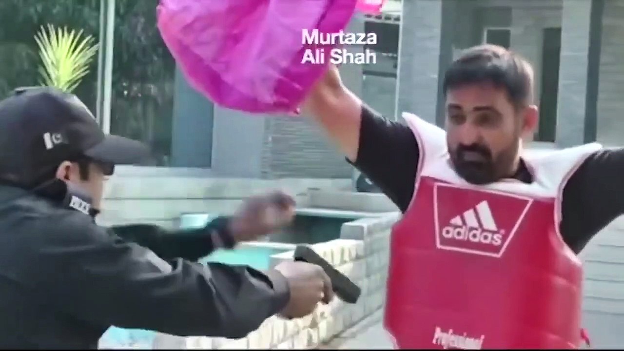 Ozzy Man Reviews Pakistan Rollerblading Police