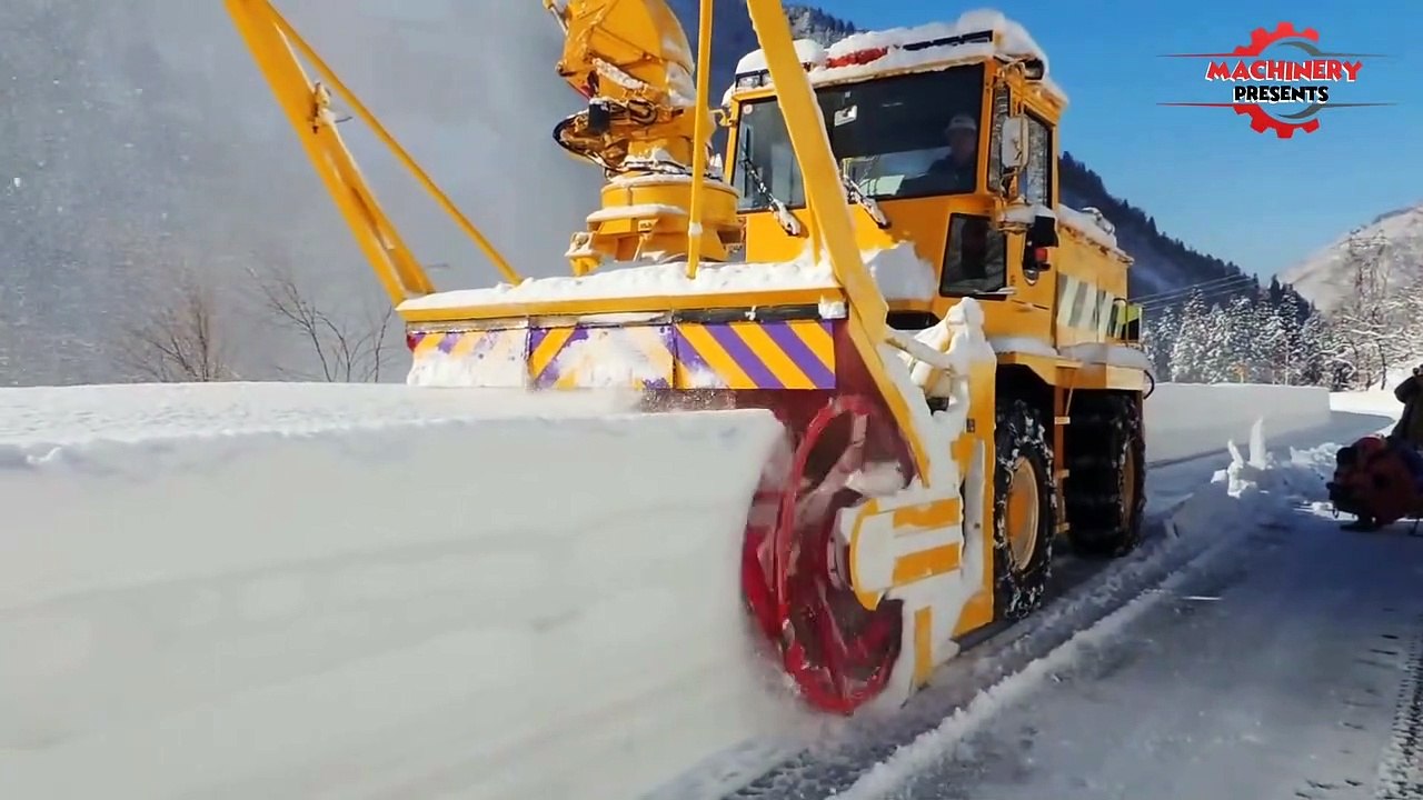 EPIC Snow Blower Removal Machines at Massive Snow Wall Walk in Japan ! snow removal 2022