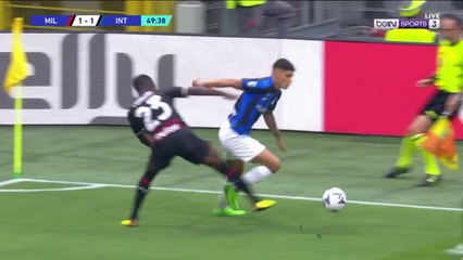 Télécharger la video: AC Milan v Inter Milan | Serie A 22/23 | Match Highlights