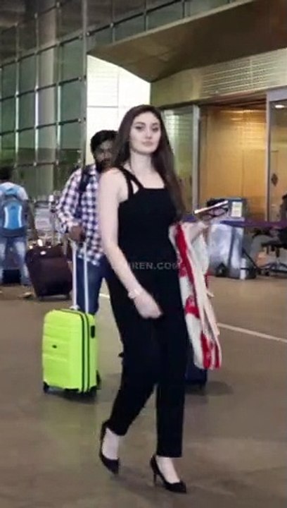 Shefali Jariwala wishes shutterbugs 'Happy Gane...