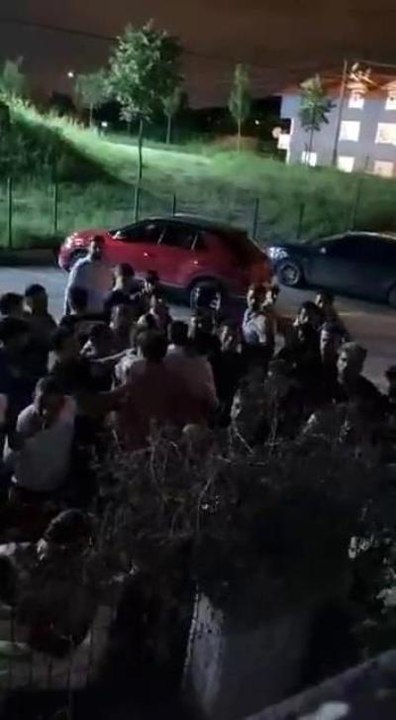 Son dakika haber | Düğünde başlayan kavga sokağa taştı, ortalık savaş alanına döndü