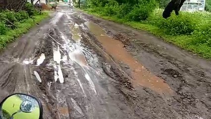 महुडिया रोड  खस्ताहाल, आवागमन हुआ बेहाल