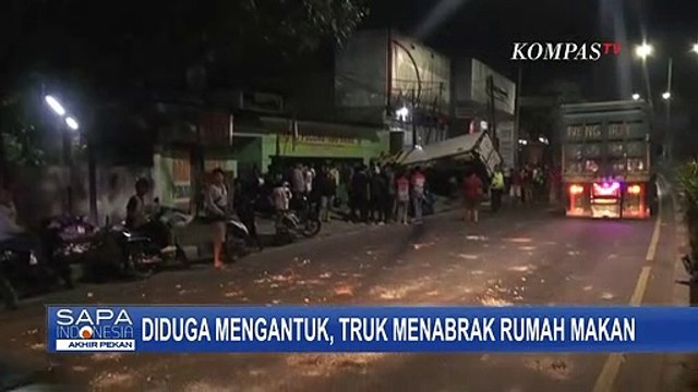 Truk Muatan Es Batu Tabrak Rumah Makan, Diduga Sopir Mengantuk Saat Berkendara