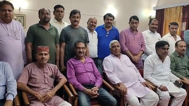 तृतीय श्रेणी शिक्षकों के स्थानांतरण को लेकर दिया अल्टीमेटम