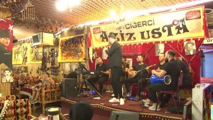 Şarkıcı Hüseyin Tatlı: "Abim, 'İmparator' olma özelliğini akşam sahneye çıkarak gösterdi"